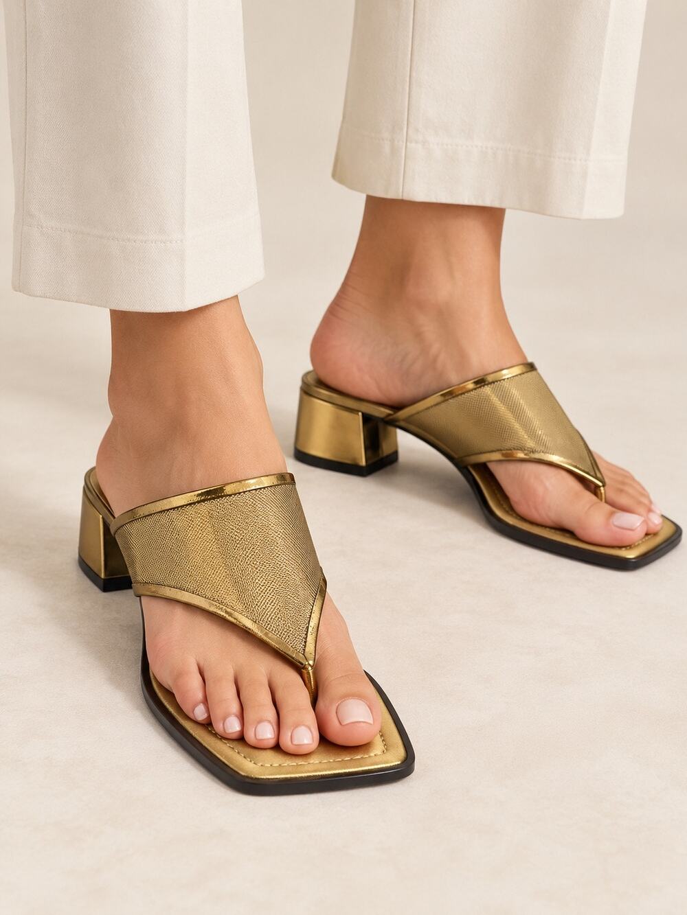 Anne Klein II Blaze Gold Mesh Square Toe Sandals Size 8.5M Made in Italy Vintage
